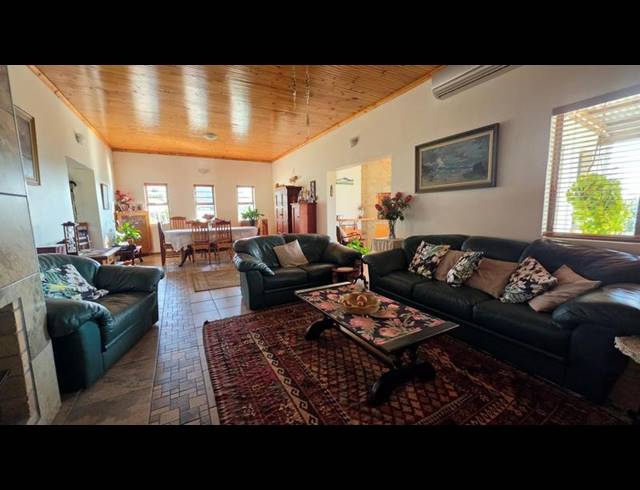 FARM FOR SALE IN PIKETBERG RURAL